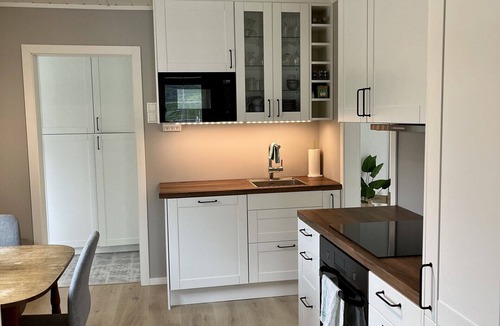 Moskenes House | Koselig nyrestaurert hus med flott utsikt!
