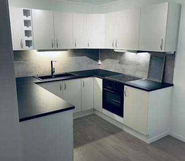 Svolvaer Apartment | Koselig og romslig Leilighet - Parkering - Rolig