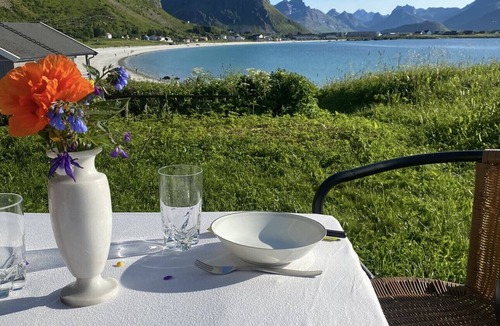 Flakstad Apartment | Koselig studio i Lofoten - nær Rambergstranda