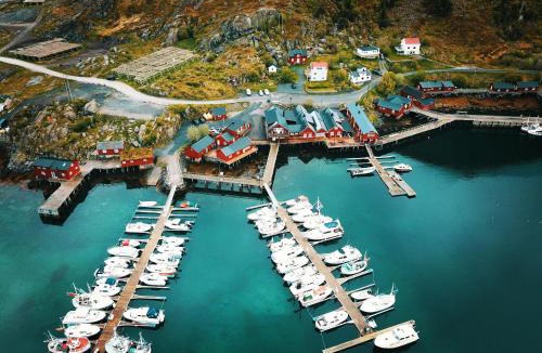 Ballstad Resort | Kræmmervika Havn