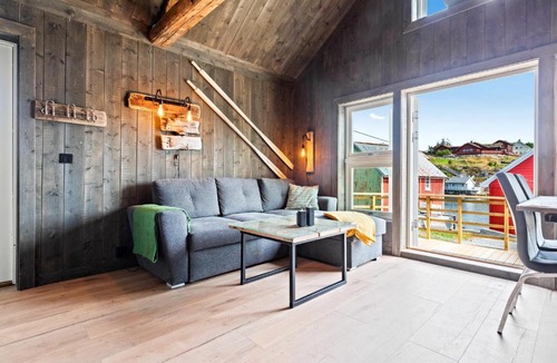 Averoy Municipality House | Kronborg marina