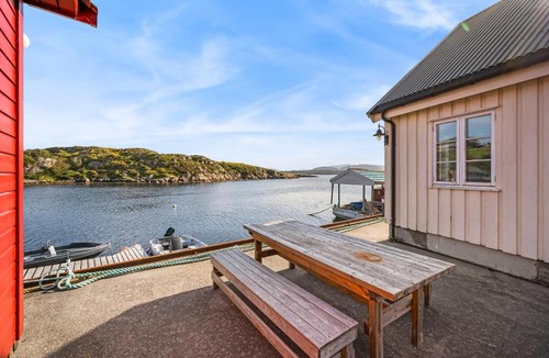 Averoy Municipality House | Kronborg marina