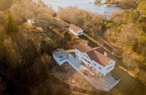 Tysnes House | Kronprins Olavs Villa: Exclusive SC Accommodation in Tysnes, Spectacular Views