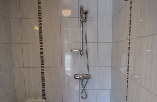 Tysnes Apartment | Kronprins Olavs Villa: Large 3 bed/3 bath Apartment on Godøysund