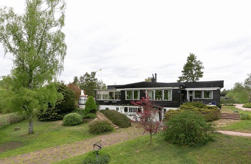 Oskarshamn House | Kustvilla Oskarshamn - Pure relaxation in the archipelago with a sauna, near the Baltic Sea, and a boat