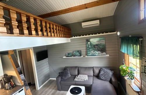 Sjotofta House | Kvarnsjöns Naturcamping stuga 1