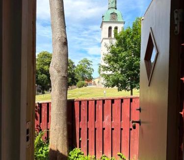 Granna Apartment | Kyrkstallet 1 Historiskt med bästa läge Gränna
