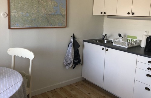 Stallarholmen Apartment | Lägenhet i Rosa Villan Anno 1917 vid Mälaren i Sörmland