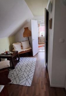 Orebro Apartment | Lägenhet i villa i Adolfsberg