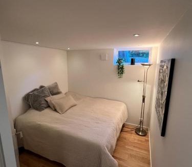Vastra Frolunda Apartment | Lägenhet nära badplatser, Önnered
