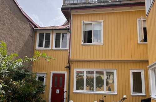 Sorhaga-Centrum Apartment | lägenhet på innergården