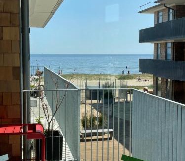 Aahus Apartment | Lägenhet på stranden i Åhus med havsutsikt och närhet till Spa & utomhuspool