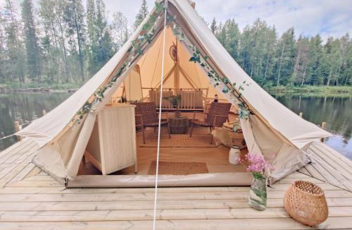 Lapptrask Resort | Långforsen Glamping & Lapland Experience