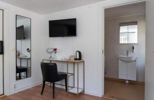 Hoor Cabin | Långstorp 200 Gästhem i Höör vänster
