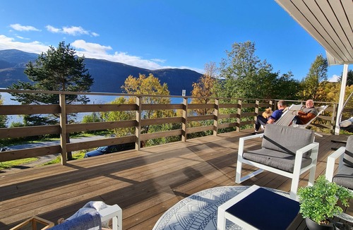 Berg Villa | La Casa Senja Seaview Villa with Sauna