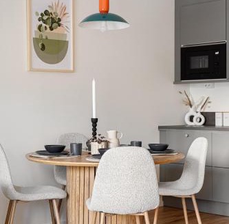 Jakobsberg Apartment | La Nordic Chic with cheap parking