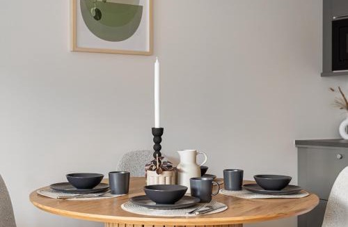 Jakobsberg Apartment | La Nordic Chic with cheap parking