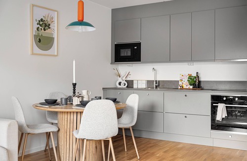 Jakobsberg Apartment | La Nordic Chic with free parking near outlet