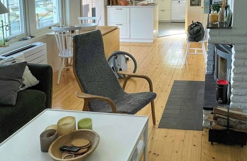 Nassjo Municipality House | Lake cottage with private pier at Lake Nömmen