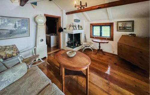 Leksand House | Lake Front Home In Leksand With Lake View
