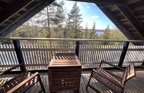 Nybro House | Lake House—perfect for families. Forest, patio, fire pit, swimming dock 80 m away.