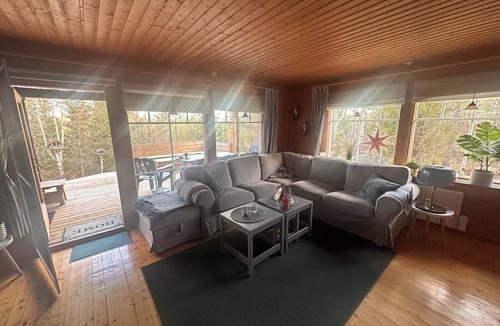 Nybro House | Lake House—perfect for families. Forest, patio, fire pit, swimming dock 80 m away.