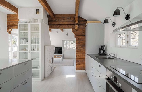 Saltsjobaden Villa | Lakefront Villa in Saltsjöbaden near Stockholm