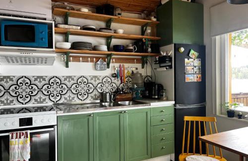 Lerum House | Lakehouse getaway with rowing boat