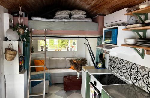 Lerum House | Lakehouse getaway with rowing boat