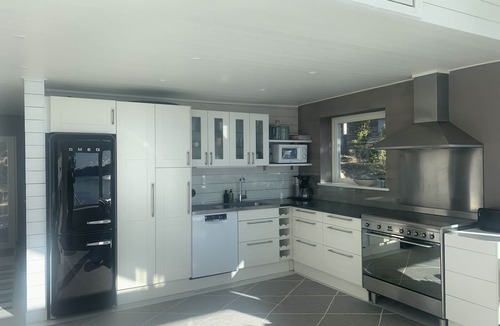Alingsas Cottage | Lakeside chalet with spectacular views and exclusive private location