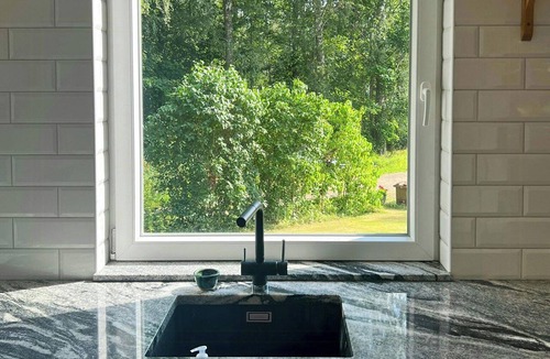 Stavsjo House | Lakeside cottage with private beach in Sörmland
