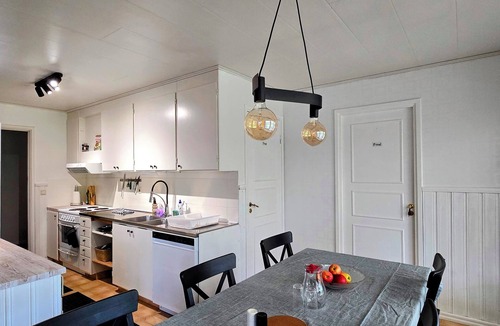 Otterbacken House | Lakeside Family Home in Otterbäcken – Sleeps 6+, 200m to Lake Vänern
