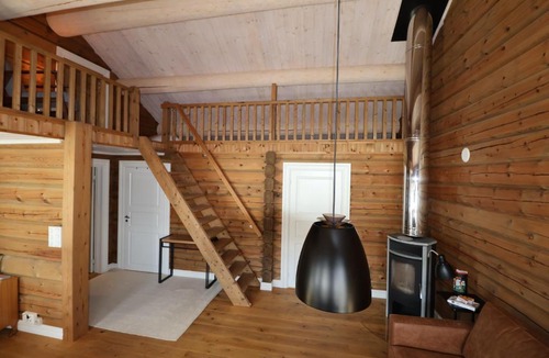 Sykkylven Apartment | Lakeside Lodge