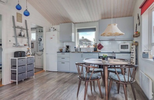 Dals Langed House | Lakeside Retreat on Lake Laxsjön – Lake Views, Kayaks & Private Heated Terrace