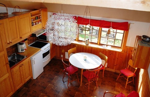 Ydre Municipality House | Landside cottage with horse riding offer!