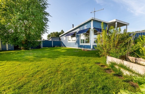 Falkenberg Cottage | Lanternan 37, Skrea Beach in Falkenberg. Sheets, towels, and housekeeping are included.