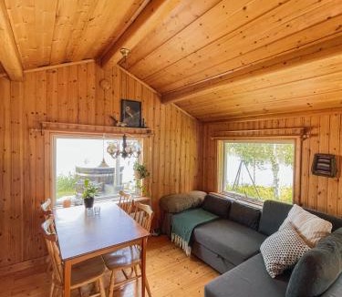 Arjeplog O Ski Chalet | Laplandliv cabin on the lake