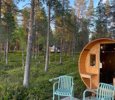 Arjeplog O Other | LaplandLiv Glampingtent with private sauna at the lake!