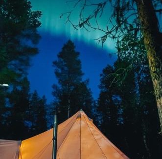 Arjeplog O Other | LaplandLiv Glampingtent with private sauna at the lake!
