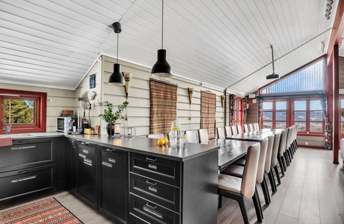 Lardal Municipality Cabin | LARDALSHYTTA, 350 m2, 10 soverom, 28 personer, 75 minutter fra Oslo