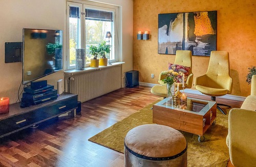 Huskvarna Apartment | Large and chic apartment with personal character, style and charm.