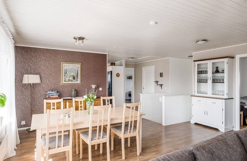 Donso Ski Chalet | Large and spacious accommodation on Donsö with ocean view| SE08030
