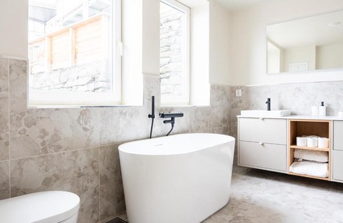 Bergen City Centre Apartment | Large apartment in historical street