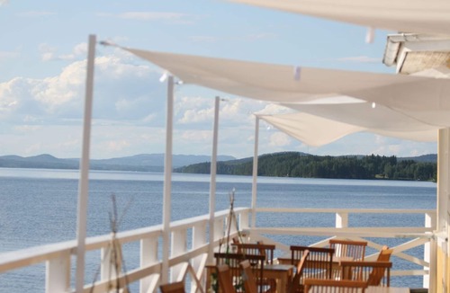 Lysvik Cottage | Large authentic and renovated villa on an idyllic lake - perfect for wintersport