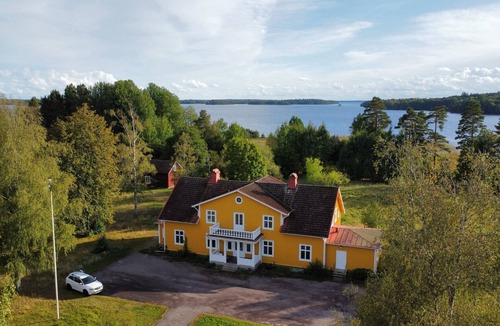 Lessebo Municipality House | Large holiday home directly on the lake