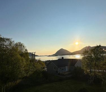 Engeloya Apartment | Large house, view of the sea, Engeløya