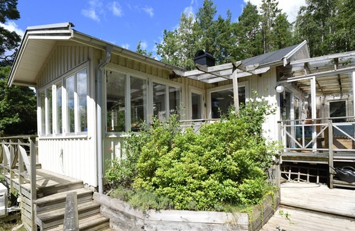 Molnlycke House | Large house with its own sandy beach and boat in Mölnlycke | SE08034
