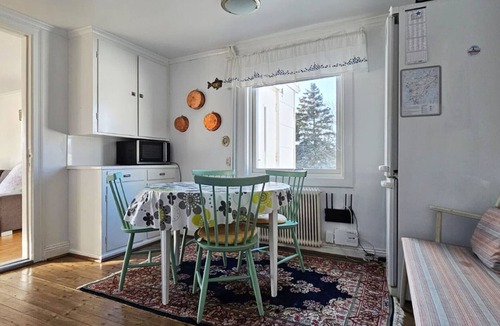 Skaerhamn House | Large House with Two Apartments in Central Skärhamn | SE09100