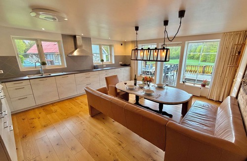 Olofstrom House | Large, lovingly renovated farmhouse – nature, hot tub, sauna, and boat