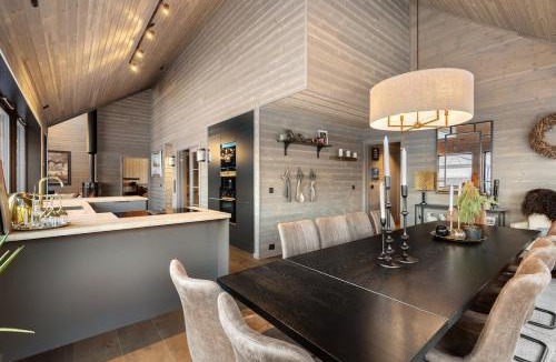 Fidjeland Ski Chalet | Large modern cabin from 2023 for rent